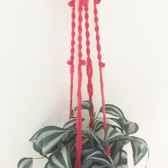 Handmade red cotton macrame plant hanger. - Picture 2 of 8